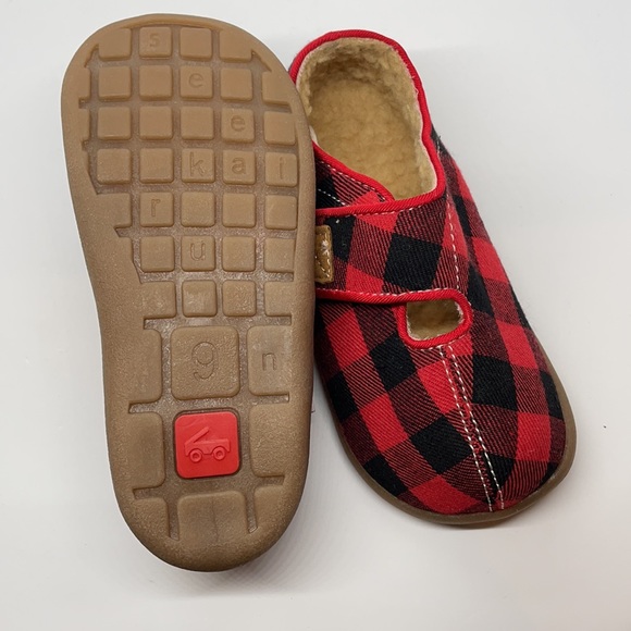 🚩SOLD🚩See Kai Run Cruz plaid slipper (9) - Picture 6 of 8